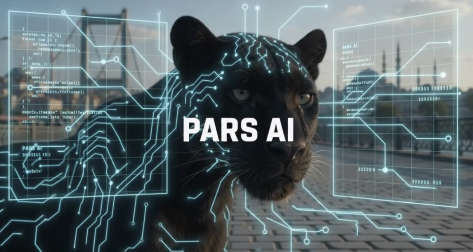 PARS AI — Boğaz manzarasında mavi dijital devrelerle siyah pars